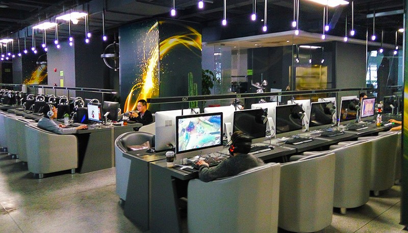 風口上的電競館：周杰倫、IDG、阿里、騰訊、網吧都在做，它如何才能飛起來？