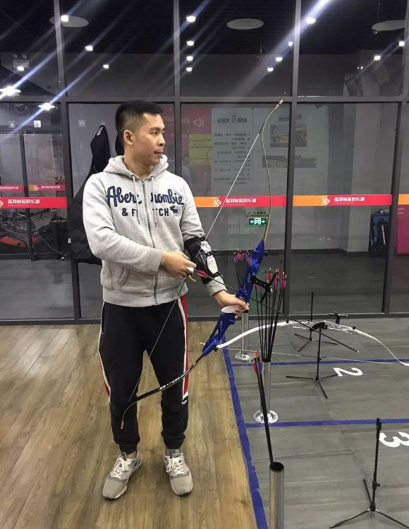 STN快報：在三重現實衝突之間遊走