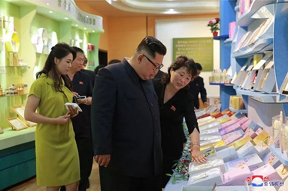 金正恩視察朝中接壤地區 造訪化妝品廠和蘆葦農場