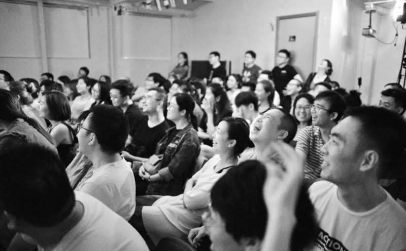 長出地面的北京單口喜劇:逗人笑是我對這個世界的善意