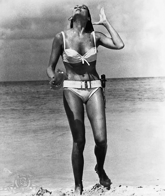 邦女郎向左，湯女郎向右