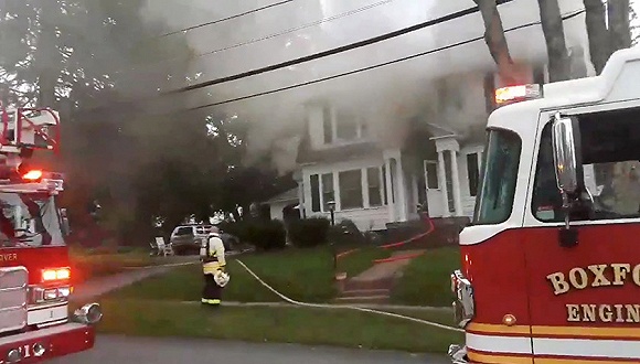家有異味快出門！美國麻省燃氣管道事故數十住宅爆炸起火